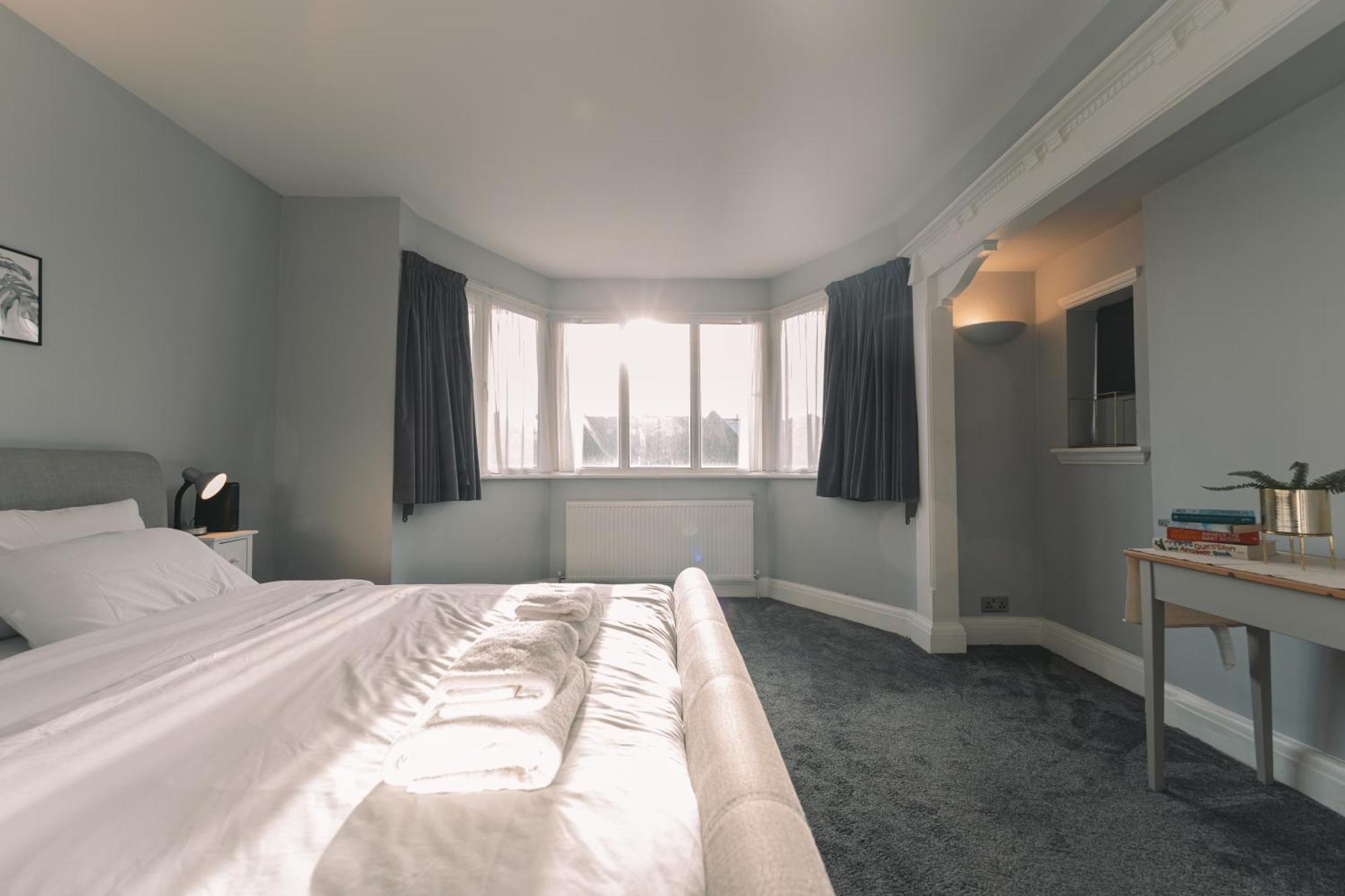 Апартаменты Modern Flat By The Underground. Лондон Экстерьер фото
