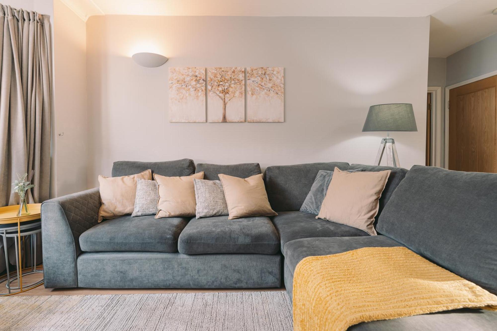 Апартаменты Modern Flat By The Underground. Лондон Экстерьер фото