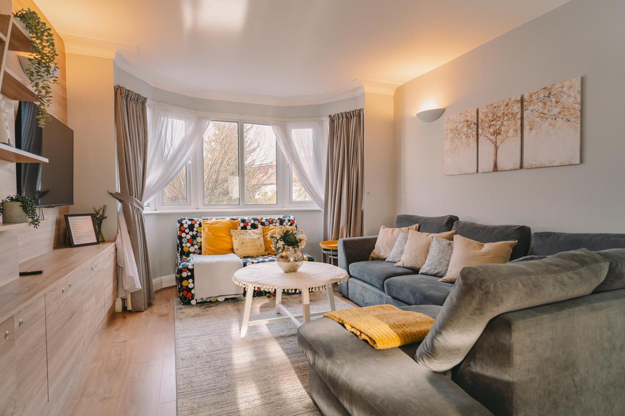 Апартаменты Modern Flat By The Underground. Лондон Экстерьер фото